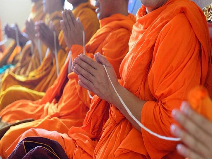 thailand buddhist monks test positive for meth leaving temple empty international news Thai Monks Test Positive For Meth : थायलंडमधील सर्व बौद्ध भिक्खूंची झाली ड्रग्ज टेस्ट, समोर आला धक्कादायक रिपोर्ट