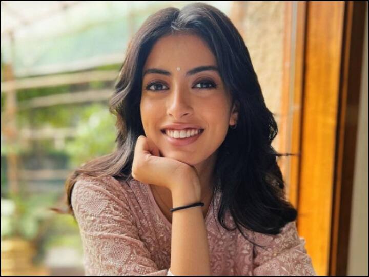 अमिताभ बच्चन की नातिन नव्या नंदा के अफेयर को लेकर भी खूब सुर्खियां गर्म रही हैं. नव्या नंदा का नाम बॉलीवुड एक्टर सिद्धांत चतुर्वेदी के साथ जुड़ चुका है.