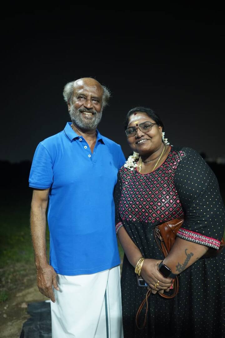 ரோபோ சங்கரின் மனைவி பிரியங்காவுடன் ரஜினி