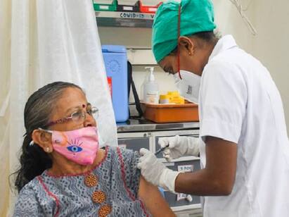 No legal compulsion to get COVID-19 vaccination, Centre tells SC கொரோனா தடுப்பூசி செலுத்த சட்ட ரீதியான அழுத்தம் இல்லை: உச்சநீதிமன்றத்தில் மத்திய அரசு தகவல்