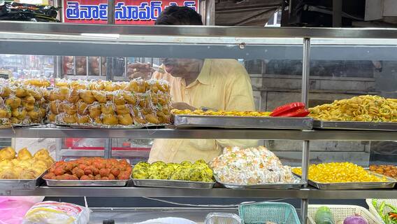 Bhimavaram Famous Mixture Point | Tenali Express: భీమవరంలో ఫేమస్ తెనాలి ఎక్స్ ప్రెస్ మిక్చర్ | DNN