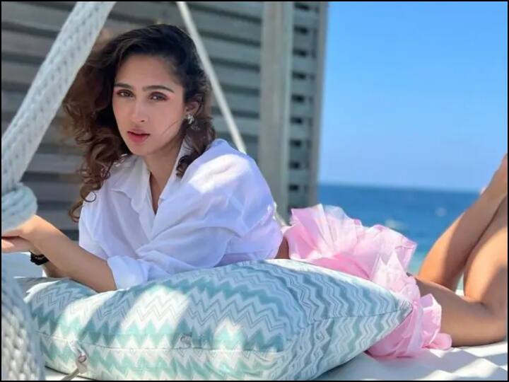 हाल में कार्तिक और ऋतिक रोशन की बहन पश्मीना रोशन के डेटिंग की खबरें वायरल हुई थीं. इसके बाद पश्मीना को जमकर सर्च किया गया.