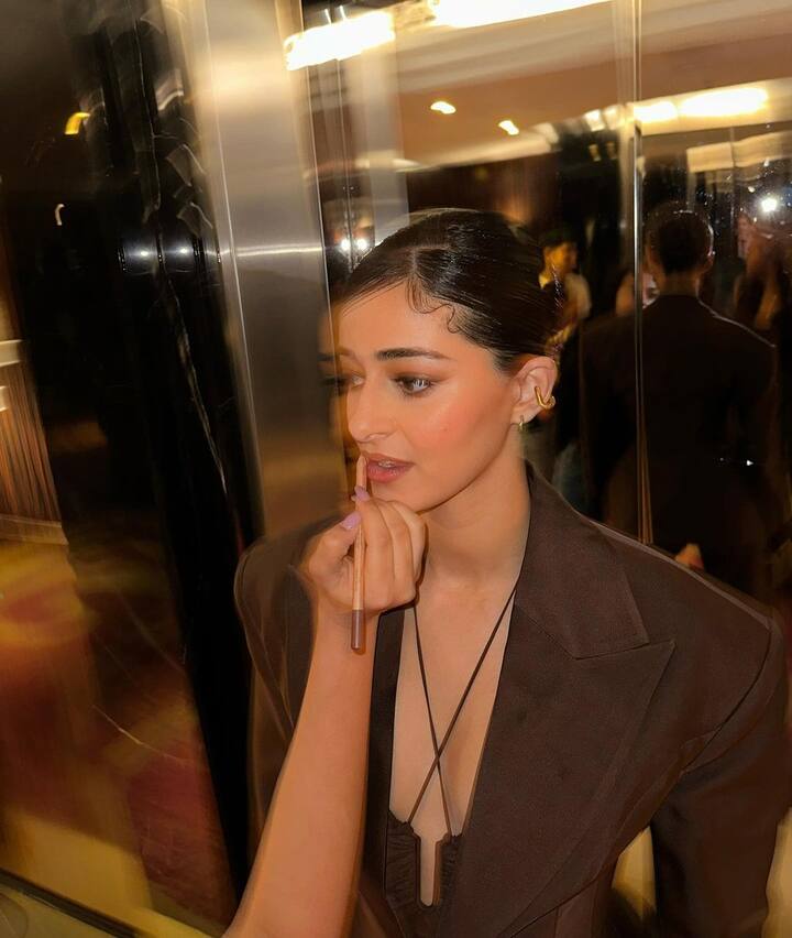 अनन्यानं तिच्या बॉसी लूकमधील फोटो देखील शेअर केले होते. (Ananya Pandey/Instagram)