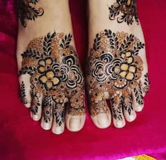Mehndi Designs: दुल्हन के पैरों में खूब सजेंगी ये मेहंदी डिजाइन, तारीफ करते थकेंगे नहीं लोग