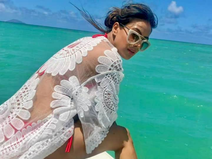 Nia Sharma Photos: टीवी एक्ट्रेस निया शर्मा अपने बोल्ड लुक से फैंस को दीवाना बनाए रखती हैं. एक्ट्रेस सोशल मीडिया पर काफी एक्टिव हैं. हाल ही में उन्होंने अपनी एक सिजलिंग तस्वीर फैंस के साथ शेयर की है.