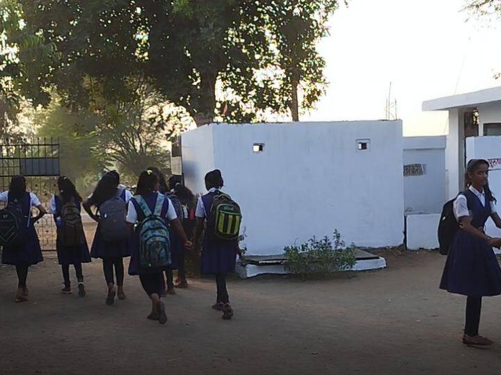 Maharashtra Bhandara marathi news journey of ST becoming unsafe for school girls Molestation with schoolgirls in travel Bhandara : शालेय विद्यार्थिनींसाठी एसटीचा प्रवास ठरतोय असुरक्षित? प्रवासात प्रवाशांकडून विनयभंग, भंडाऱ्यातील धक्कादायक प्रकार 