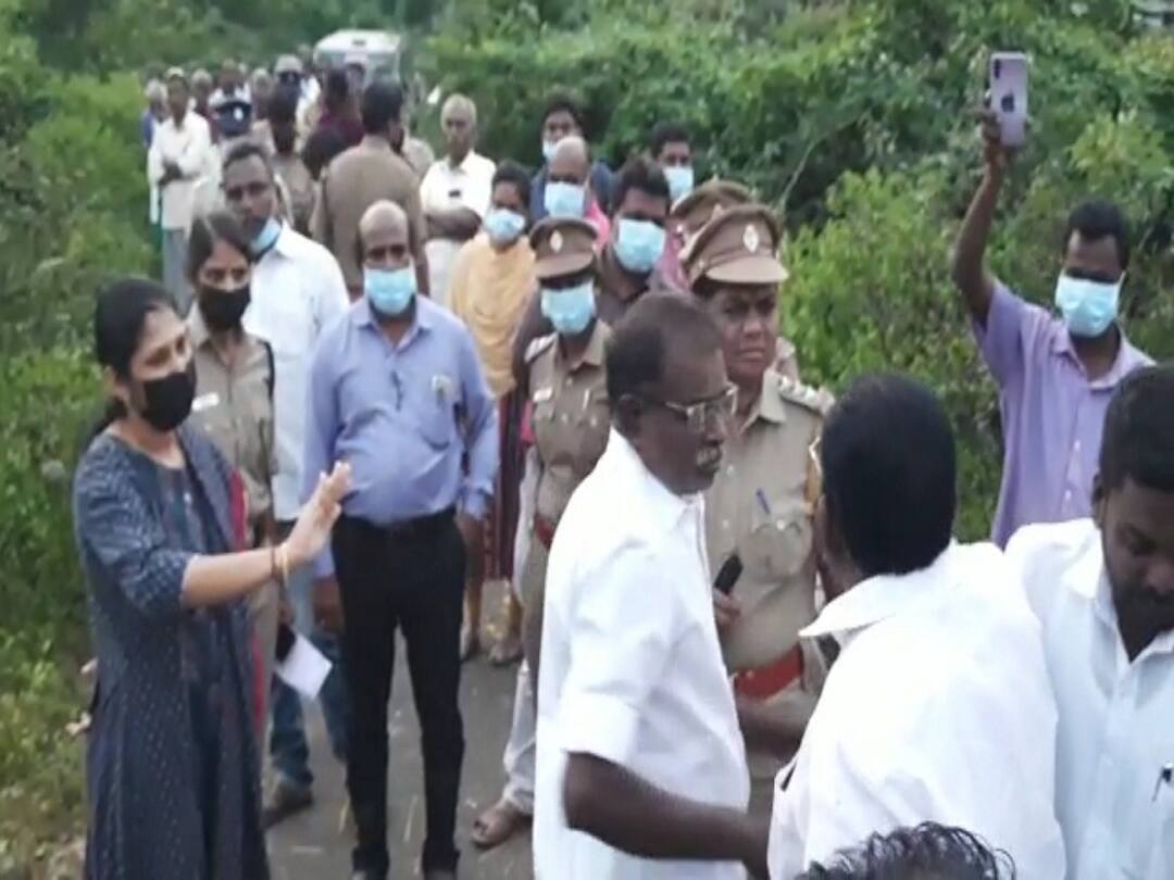 இறந்தவர் உடலை அடக்கம் செய்ய எதிர்ப்பு; எம்எல்ஏவால் தகனம் செய்யப்பட்ட உடல் thiruvarur near Objection to burial of the dead body; Body cremated by MLA TNN இறந்தவர் உடலை அடக்கம் செய்ய எதிர்ப்பு; எம்எல்ஏவால் தகனம் செய்யப்பட்ட உடல்