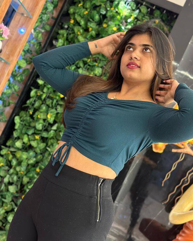 రీతూకు యుట్యూబ్‌లో 100k ఫాలోవర్స్ ను సంపాదించుకుంది. Image credit: Rithu Chowdary/Instagram