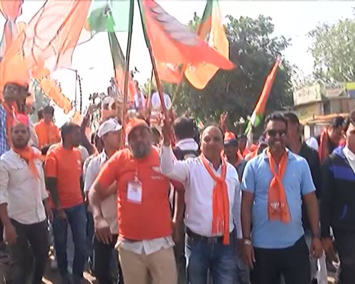 જે.પી.નડ્ડાના રોડ શોમાં મોટી સંખ્યામાં કાર્યકર્તાઓ ઉપસ્થિત રહ્યા હતા.