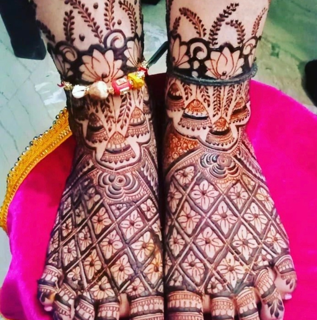 Leg Mehandi Artist in Delhi