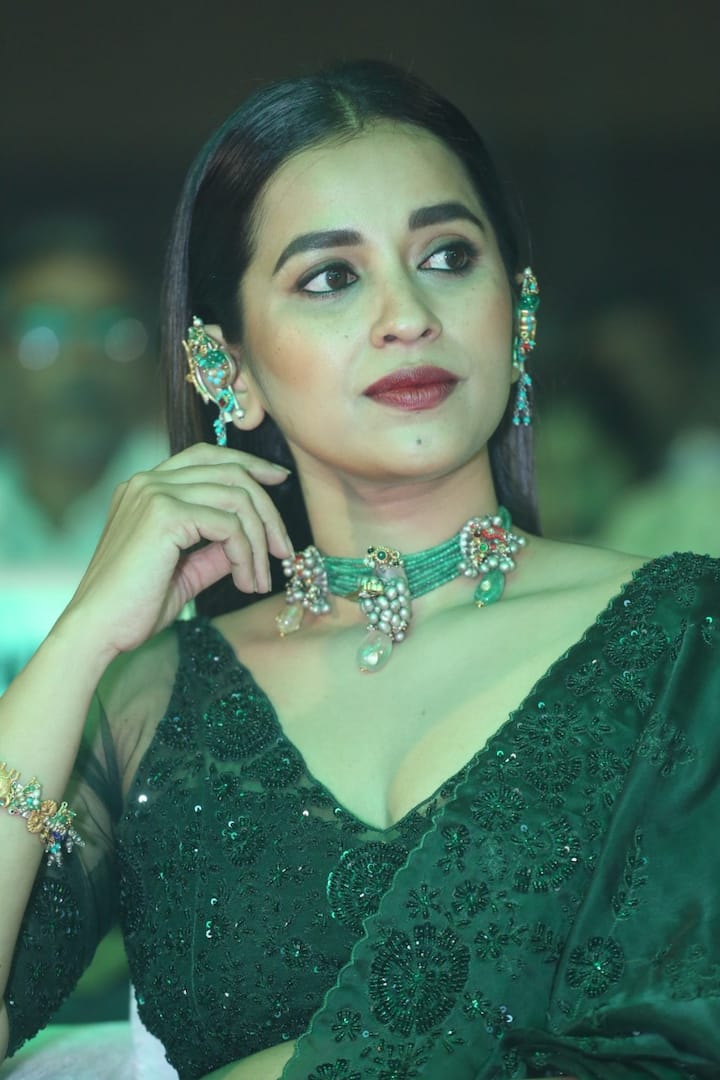 కిరణ్ అబ్బవరం నటించిన ‘సెబాస్టియన్ పీసీ 524’ చిత్రంలో సెకండ్ హీరోయిన్ గా నటించింది.