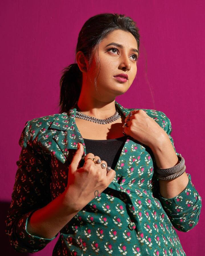 या फोटोशूटमध्ये प्राजक्ताने तिचे केस बांधले होते. या लूकमध्ये ती खूपच सुंदर दिसत होती. (फोटो सौजन्य : prajakta_official/ इंस्टाग्राम)