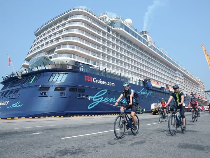 Luxury Cruise Ship Arrives At Colombo Port With 2,000 Travellers. Sri Lanka Says This Will Boost Tourism Luxury Cruise Ship Arrives At Colombo Port With 2,000 Travellers. Sri Lanka Says This Will Boost Tourism