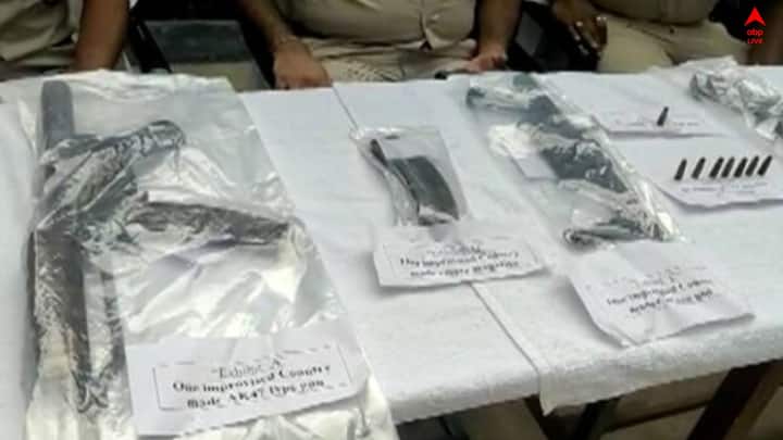 পাণ্ডবেশ্বরের  কয়লা খনি এলাকা থেকে উদ্ধার AK 47-এর মতো ৫টি অত্যাধুনিক আগ্নেয়াস্ত্র ও ৮ রাউন্ড কার্তুজ। গ্রেফতার মৃত কয়লা মাফিয়ার দেহরক্ষী। গোপন সূত্রে খবর পেয়ে ধৃতের বাড়িতে অভিযান চালায় পুলিশ
