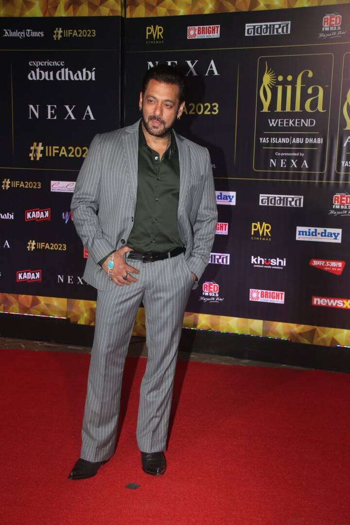 सलमान अपने लकी ब्रेसलेट को तो हमेशा पहने नजर आते ही हैं, लेकिन इस बार बेसलेट के साथ वो अंगूठी भी पहन नजर आएं.