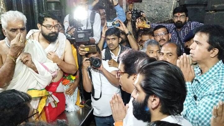 राज ठाकरे यांनी आज ज्येष्ठ इतिहास संशोधक डाॅ. जयसिंगराव पवार यांची भेट घेतली.