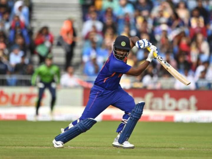 Sanju Samson Ruled out of India vs Sri lanka t20 match series know details Sanju Samson : दुसऱ्या टी20 सामन्यापूर्वी भारताला मोठा धक्का, संजू सॅमसन दुखापतीमुळे मालिकेबाहेर, 'या' युवा खेळाडूला मिळाली संधी