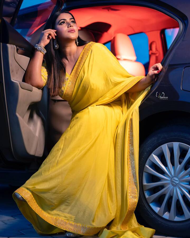 పూర్ణ అందమైన ఫోటోలు -Image Credit: Shamna Kkasim/Instagram