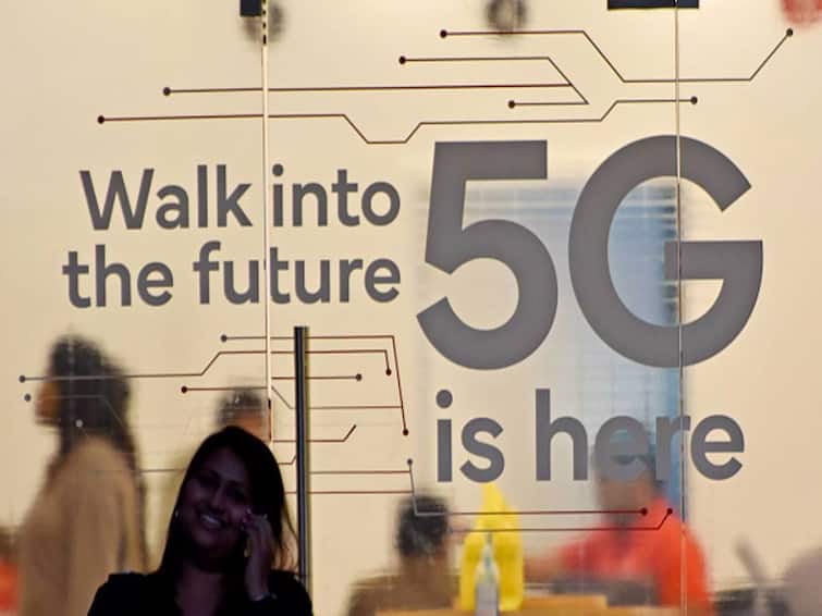 Telcos to stop 5G services in high-frequency bands in and around airports know details Govt Asks Telcos To Stop 5G Services In High-Frequency Bands Around Airports: Report