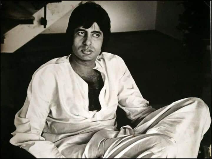 Amitabh Bachchan remembers earning Rs 1640 per month sharing tiny room with seven men 1640 रुपए में चलाते थे महीना, 7 लोगों के साथ करते थे रूम शेयर... आसान नहीं था Amitabh Bachchan का स्ट्रगलिंग दौर