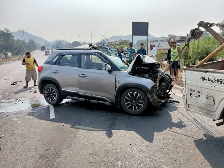 Palghar Accident: पालघर जिल्ह्यातील धानिवरी येथे मुंबई-अहमदाबाद राष्ट्रीय महामार्गावर कार-मालवाहू ट्रकचा भीषण अपघात झाला.