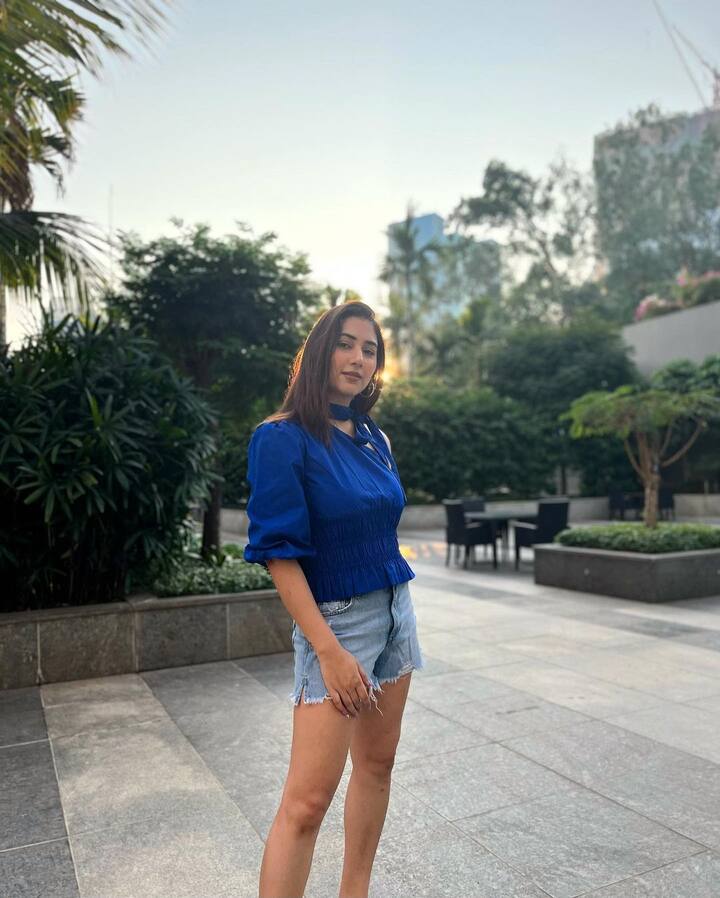 अभिनेत्रीने विशेषतः आपल्या स्टायलिश लूकने लोकांना वेड लावले आहे. आता पुन्हा दिशाने धमाकेदार अभिनय दाखवला आहे.(फोटो सौजन्य :dishaparmar/इंस्टाग्राम)