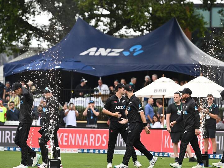 IND vs NZ 3rd ODI New Zealand win the toss and will bowl first against Team India IND vs NZ 3rd ODI: नाणेफेक जिंकून न्यूझीलंडचा प्रथम गोलंदाजीचा निर्णय, पाहा दोन्ही संघाची प्लेईंग इलेव्हन