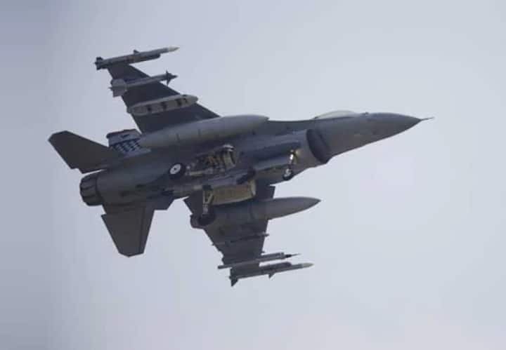 Russian and Chinese fighter jets entered South Korea's airspace, army alerted due to threat South Korea: दक्षिण कोरिया के हवाई क्षेत्र में घुसे रूस और चीन के लड़ाकू विमान, खतरे की आशंका देख सियोल अलर्ट
