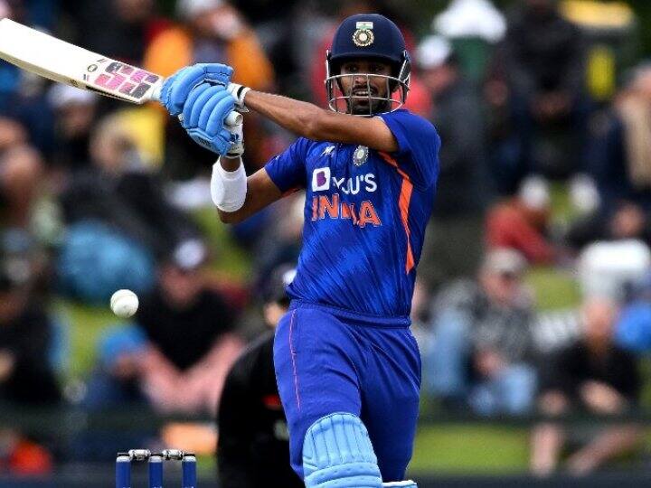 India vs New Zealand 3rd ODI first innings Washington Sundar Half century Christchurch IND vs NZ: संकट में टीम इंडिया के काम आया वाशिंगटन सुंदर का अर्धशतक, न्यूजीलैंड को दिया 220 रनों का लक्ष्य