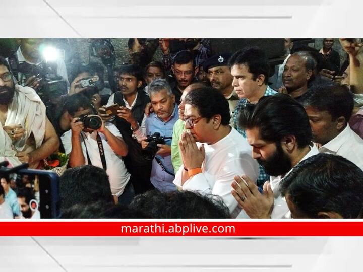 Raj Thackeray in Kolhapur : मनसे अध्यक्ष राज ठाकरे दोन दिवसांच्या कोल्हापूर दौऱ्यावर आहेत. राज यांनी आज करवीर निवासिनी श्री अंबाबाई मंदिरात भेट देऊन देवीचे दर्शन घेतले.