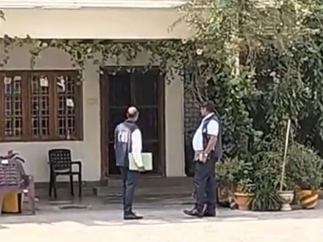 CBI Raids Telangana Minister Gangula Kamalakar's Residence In Karimnagar ED Raids Telangana Minister Gangula Kamalakar's Residence In Karimnagar CBI Raids Telangana Minister Gangula Kamalakar's Residence In Karimnagar
