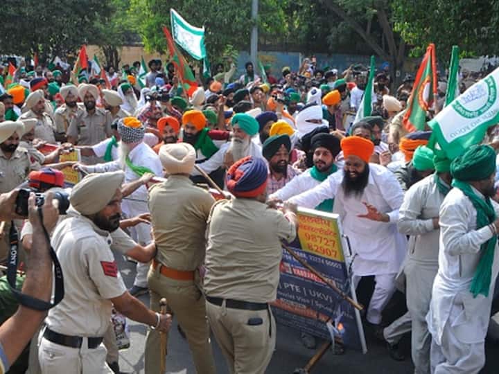 Punjab Farmers Protest Lathi Charge Out Side CM Bhagwant Mann House Sangrur Watch Video Punjab: Labour Union Workers Protest Outside CM Mann's House, Police Resort To Lathicharge