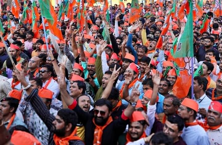 જમાલપુરમાં જે.પી.નડ્ડાએ ભાજપના ઉમેદવાર ભૂષણ ભટ્ટના સમર્થનમાં રોડ શો કર્યો હતો.