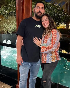 In Pics: शादी की छठी सालगिरह पर Yuvraj Singh ने शेयर की Hazel Keech के साथ रोमांटिक तस्वीरें, कैप्शन में लिखी ये खास बात