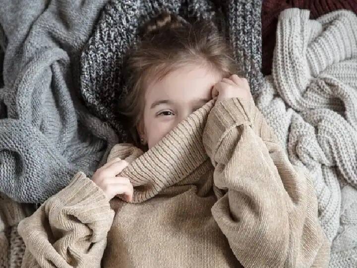 ਠੰਢੇ ਮੌਸਮ 'ਚ ਸਰੀਰ 'ਤੇ ਕੱਪੜਿਆਂ ਦੀਆਂ ਇਕ, ਦੋ ਨਹੀਂ ਸਗੋਂ 4-4 ਪਰਤਾਂ ਪੈਂਦੀਆਂ ਹਨ।