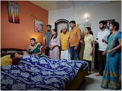 Gruhalakshmi November 30th: సామ్రాట్ ని దొంగలాగా పరుగులు పెట్టించిన తులసి- క్షమించమని కన్నీటితో వేడుకున్న అనసూయ