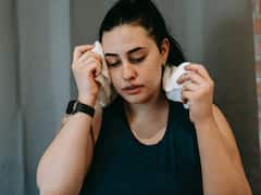 రాత్రిపూట చెమటలు పట్టడం క్యాన్సర్‌కు సంకేతమా? ఈ లక్షణాలు మీలో ఉంటే జాగ్రత్త!