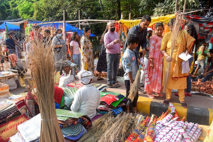 ঝাড়ু ব্যবহার ও ঝাড়ু রাখার জায়গা নিয়ে ঠিক কী কী বলে বাস্তুশাস্ত্র?