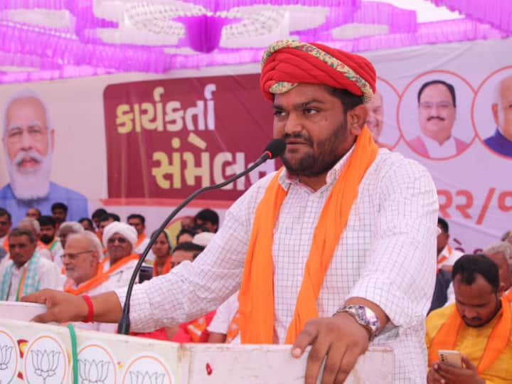 Hardik Patel is saying not to give votes to BJP know the viral sach of this video Fact Check: क्या हार्दिक पटेल ने कहा बीजेपी को वोट मत करना? सोशल मीडिया पर वायरल वीडियो का जानें सच