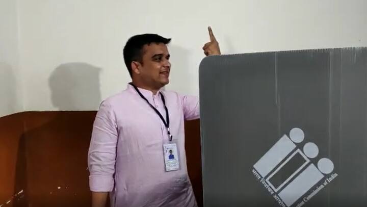 ગુજરાતના ગૃહ રાજ્યમંત્રી હર્ષ સંઘવીએ પણ મતદાન કર્યું હતું.