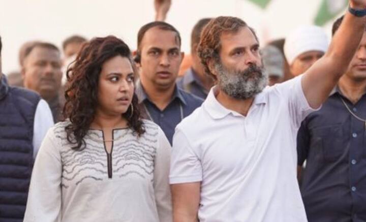 বৃহস্পতিবার ৮৩তম দিনে মধ্যপ্রদেশের উজ্জ্বয়িনী দিয়ে এগোয় ‘ভারত জোড়ো যাত্রা’। সেখানে রাহুলের পাশে হাঁটতে দেখা যায় স্বরাকে।
