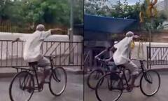 ਪੰਛੀ ਦੀ ਤਰ੍ਹਾਂ ਹਵਾ 'ਚ ਉੱਡ ਰਿਹਾ ਬਜ਼ੁਰਗ, ਸਾਈਕਲ 'ਤੇ ਦਿਖਾ ਰਿਹਾ ਸਟੰਟ ਵੀਡੀਓ ਵਾਇਰਲ