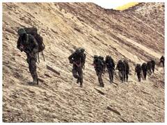 भारत की सीमा के पास सेना की चौकियां बना रहा चीन, अमेरिकी सांसद ने जताई चिंता