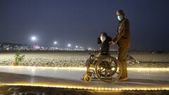 மாற்றுத்திறனாளிகள் தினத்தையொட்டி, வண்ண விளக்குகளால் ஒளிரும் சென்னையின் முக்கிய இடங்கள்