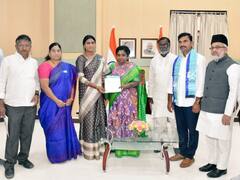 YSRTP Chief YS Sharmila Meets Telangana Governor Tamilisai Soundararajan Over Attacks - See Pics