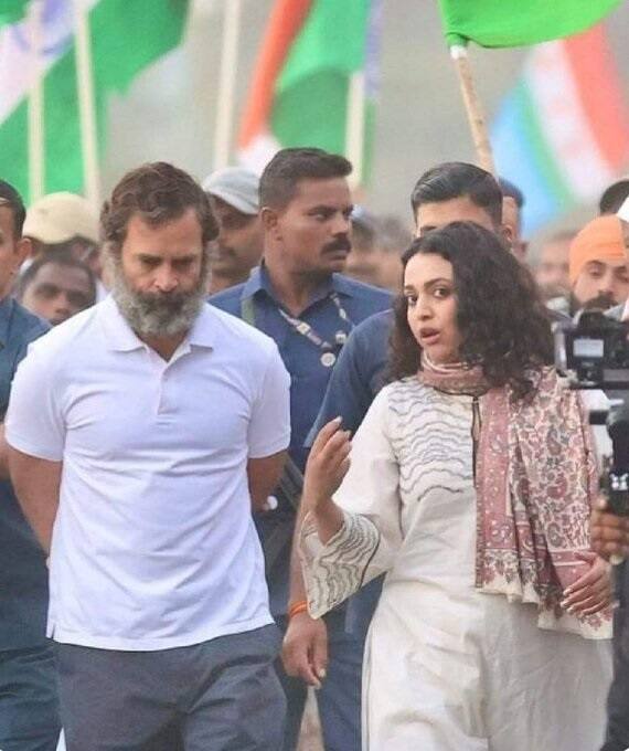 बता दें कि पिछले काफी दिनों से स्वरा भास्कर ऋचा चड्डा के सेना पर दिए गए बयान पर समर्थन करने को लेकर चर्चा में बनी हुई हैं.