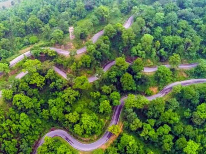 लोग सर्दियों की छुट्टी मनाने के लिए पर्यटन स्थलों पर जाना चाहते हैं लेकिन कुछ लोग जानकारी के अभाव में इन स्थानों तक पहुंच नहीं पाते. जानें पांच स्थान जहां आप छुट्टियां बिताने के लिए जा सकते हैं.