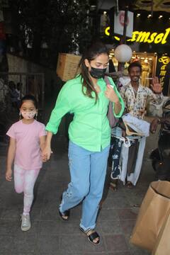 Mira Kapoor Spotted With Daughter Misha In Casual Wear. See Pics