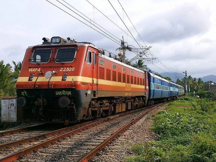 West Central Railway divisions apprentice 2521 post check details and how to apply Indian Railway Apprenticeship : மேற்கு மத்திய இரயில்வே துறையில் அப்ரண்டிஸ் வாய்ப்பு; எப்படி விண்ணப்பிக்கலாம்? விவரம் இதோ!