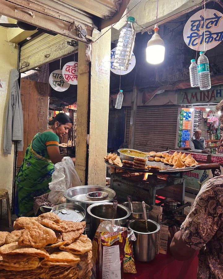 Navya's post gives a good idea of what to expect when visiting Bhopal.